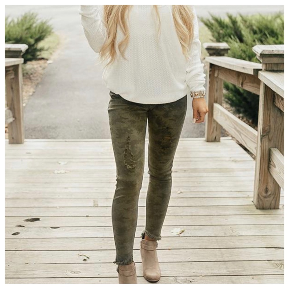 ✨LAST ONE✨CAMOUFLAGE FRAYED HEM CHIC SKINNY JEANS - Picture 2 of 12